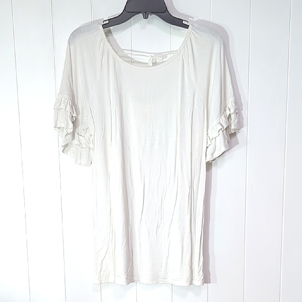 ❤️5/$25 Cezanne Cream Ruffle Sleeve Tee